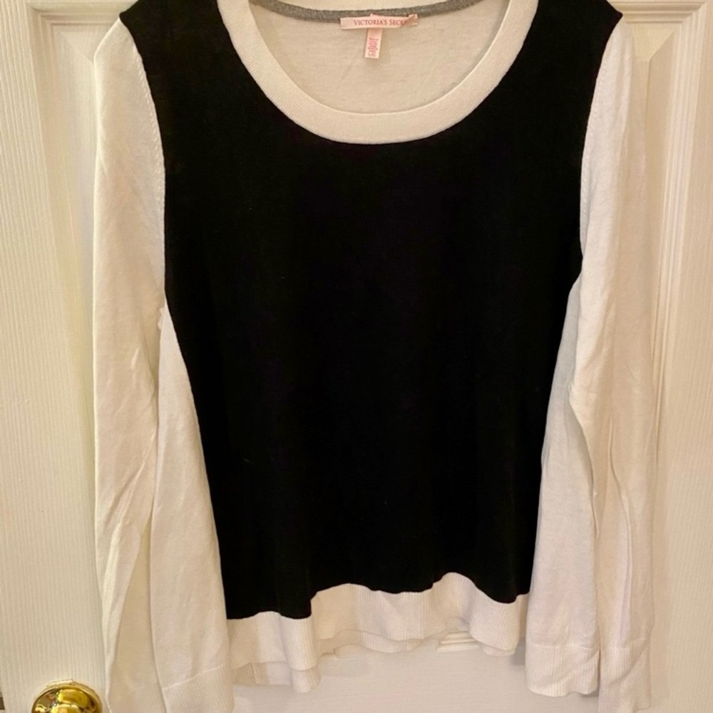Victoria's Secret Lightweight Long Sleeve Sweater